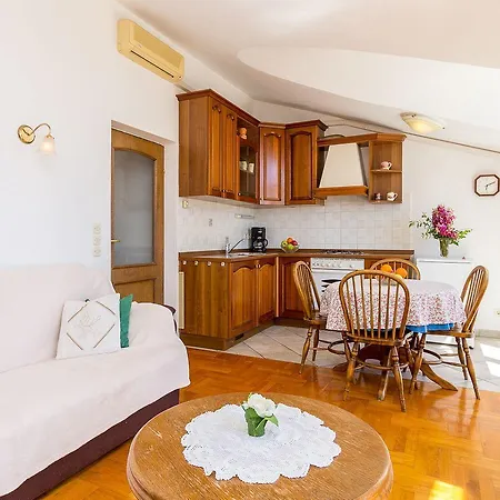 50 Meter Bis Zum Mit Meerblick, Kueche, Wlan, Klima Apartamento