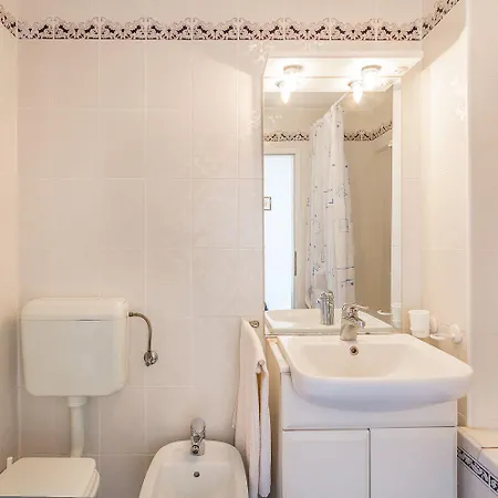 50 Meter Bis Zum Mit Meerblick, Kueche, Wlan, Klima 아파트 풀라