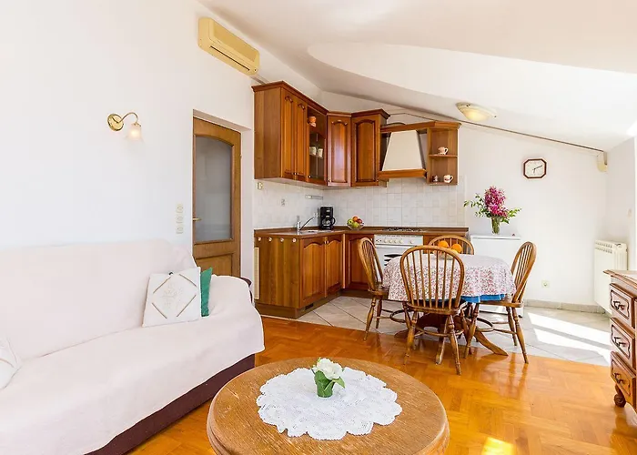 50 Meter Bis Zum Mit Meerblick, Kueche, Wlan, Klima Apartment