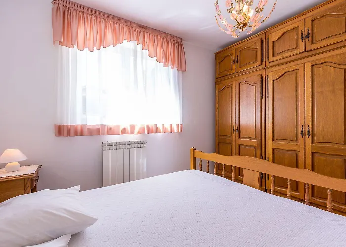 Apartment 50 Meter Bis Zum Mit Meerblick, Kueche, Wlan, Klima *